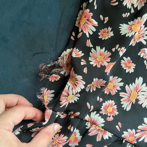 Floral romper - Picture 3 of 3